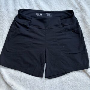 MountainHardwear Women’s Shorts Size M